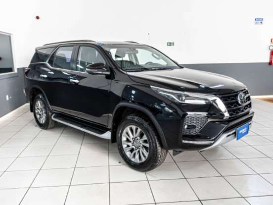TOYOTA-HILUX SW4-2.8 D-4D TURBO DIESEL SRX 7L 4X4 AUTOMÁTICO TOYOTA-HILUX SW4-2023