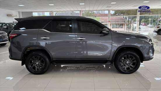 TOYOTA-HILUX SW4-2026