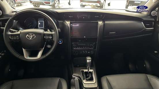 TOYOTA-HILUX SW4-2026