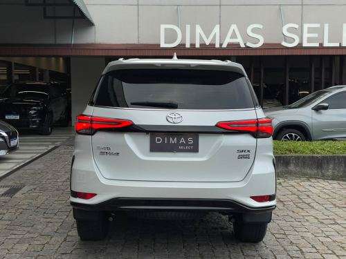 TOYOTA-HILUX SW4-2.8 D-4D TURBO DIESEL SRX PLATINUM 7L 4X4 AUTOMÁTICO TOYOTA-HILUX SW4-2025