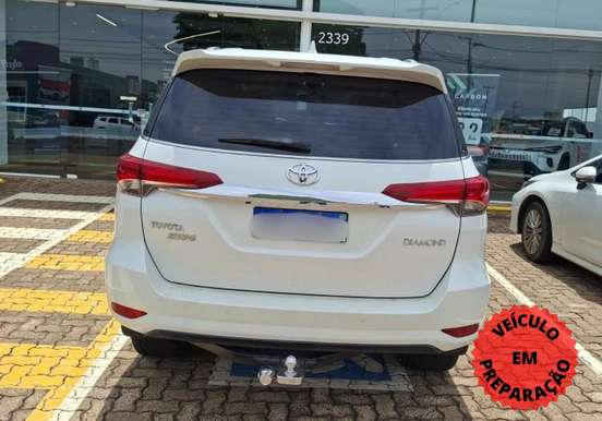 TOYOTA-HILUX SW4-2020