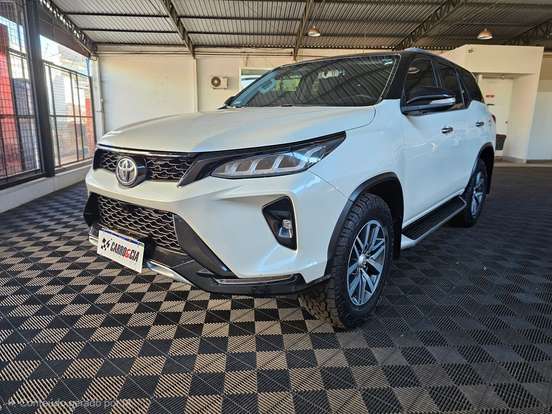 TOYOTA-HILUX SW4-2016
