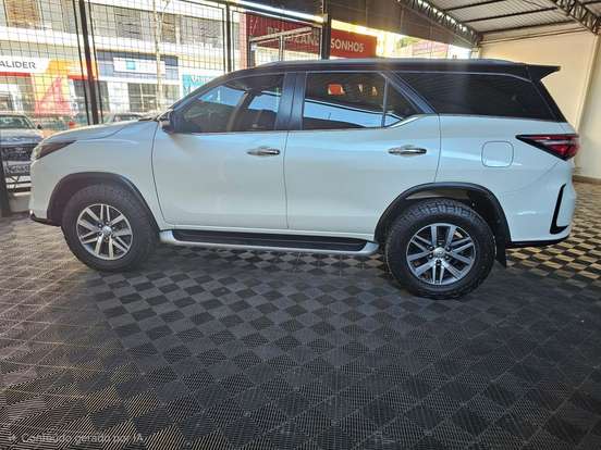 TOYOTA-HILUX SW4-2.8 SRX 4X4 16V TURBO INTERCOOLER DIESEL 4P AUTOMÁTICO TOYOTA-HILUX SW4-2016
