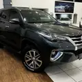 TOYOTA HILUX SW4 2.8 SRX 4X4 7 LUGARES 16V TURBO INTERCOOLER DIESEL 4P AUTOMÁTICO TOYOTA HILUX SW4 2.8 SRX 4X4 7 LUGARES 16V TURBO INTERCOOLER DIESEL 4P AUTOMÁTICO