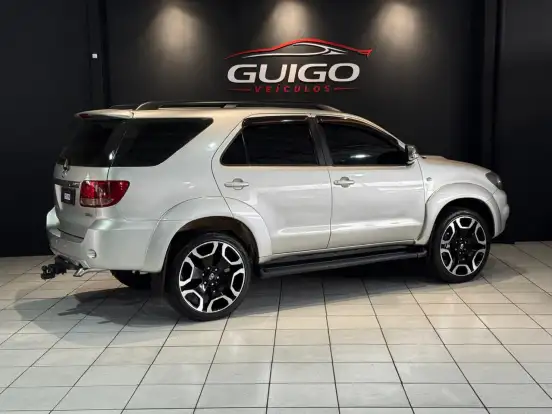 TOYOTA-HILUX SW4-3.0 SRV 4X4 16V TURBO INTERCOOLER DIESEL 4P AUTOMÁTICO TOYOTA-HILUX SW4-2006