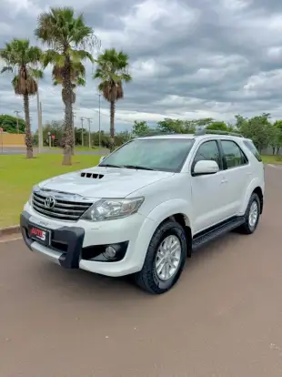 TOYOTA-HILUX SW4-2012