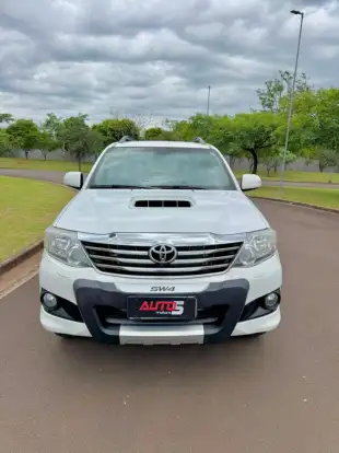 TOYOTA-HILUX SW4-3.0 SRV 4X4 7 LUGARES 16V TURBO INTERCOOLER DIESEL 4P AUTOMÁTICO TOYOTA-HILUX SW4-2012