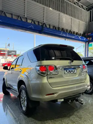 TOYOTA-HILUX SW4-2013