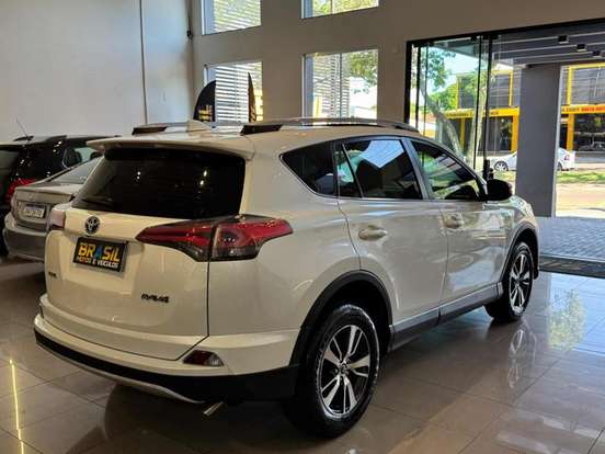 TOYOTA-RAV4-2018