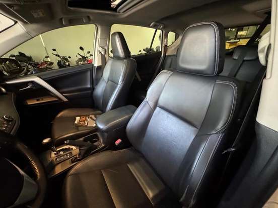 TOYOTA-RAV4-2018
