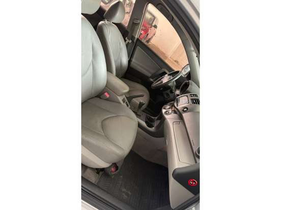 TOYOTA-RAV4-2011