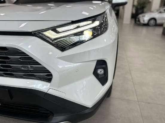 TOYOTA-RAV4-2024