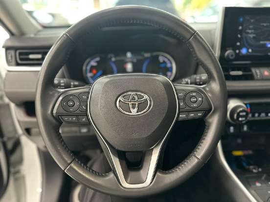 TOYOTA-RAV4-2024