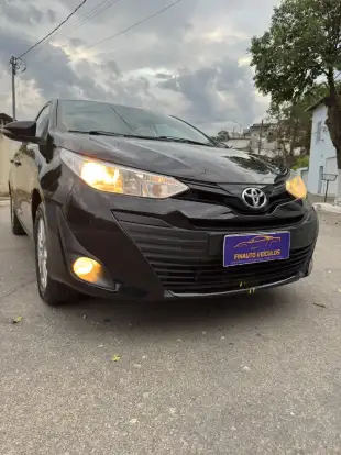 TOYOTA-YARIS-2019