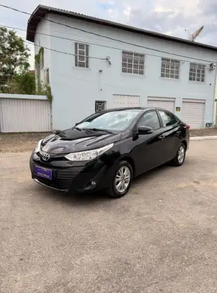 TOYOTA-YARIS-2019