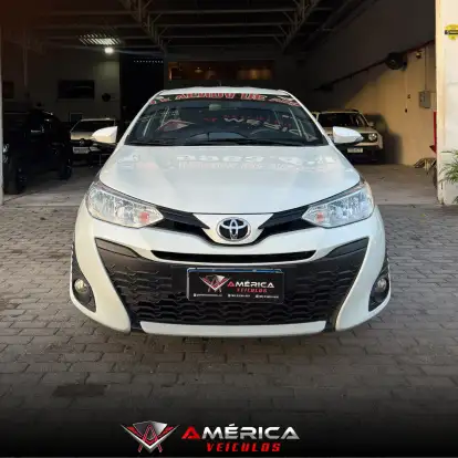 TOYOTA-YARIS-2019