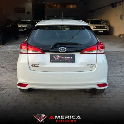 TOYOTA-YARIS-2019