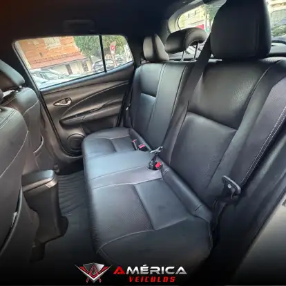 TOYOTA-YARIS-2019