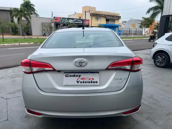 TOYOTA-YARIS-2023