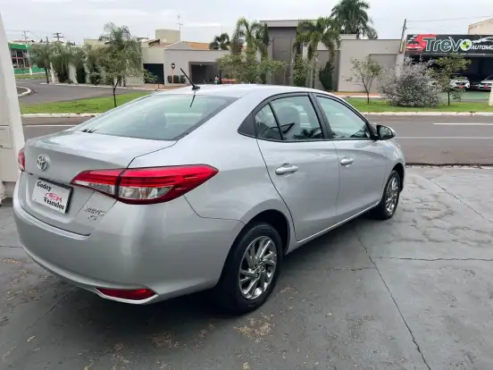 TOYOTA-YARIS-2023