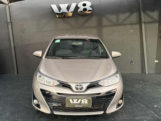 TOYOTA-YARIS-2019