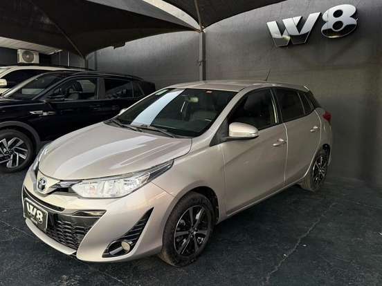 TOYOTA-YARIS-2019