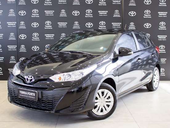 TOYOTA-YARIS-2021