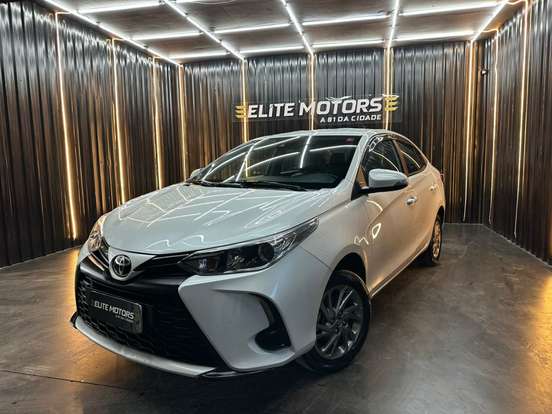 TOYOTA-YARIS-2022
