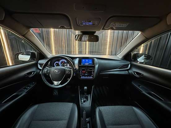 TOYOTA-YARIS-2022