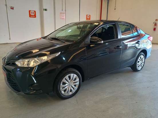 TOYOTA-YARIS-2024
