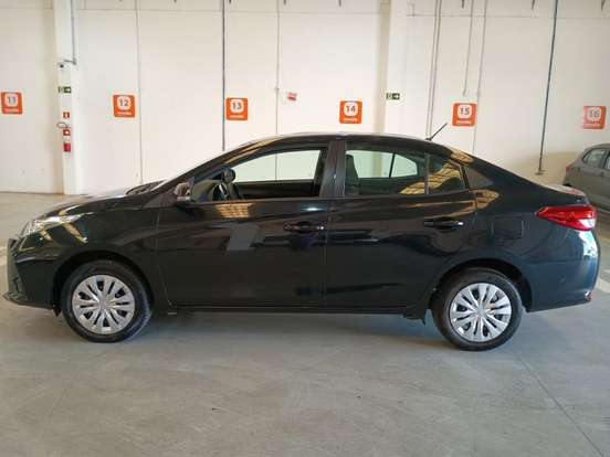 TOYOTA-YARIS-2024