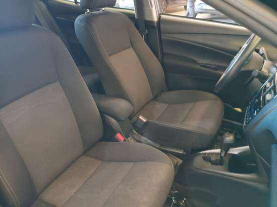 TOYOTA-YARIS-2024