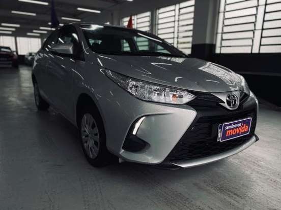 TOYOTA-YARIS-2024