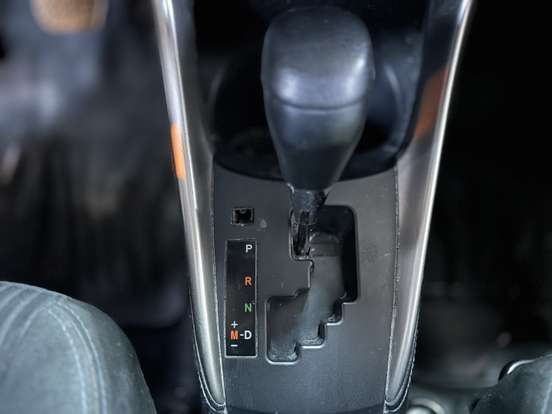 TOYOTA-YARIS-2019