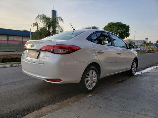 TOYOTA-YARIS-2018