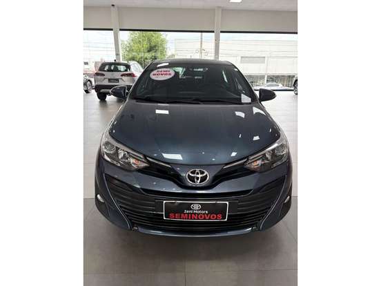 TOYOTA-YARIS-2018