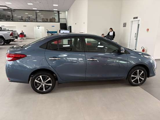 TOYOTA-YARIS-2018