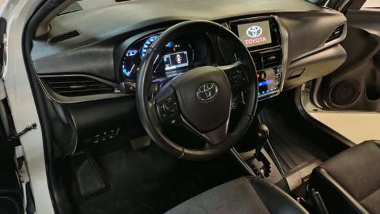 TOYOTA-YARIS-2024