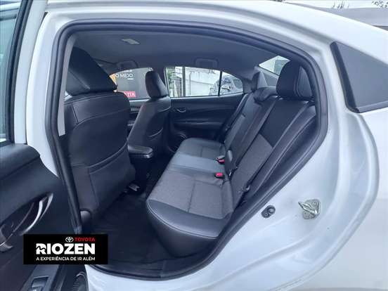 TOYOTA-YARIS-2024