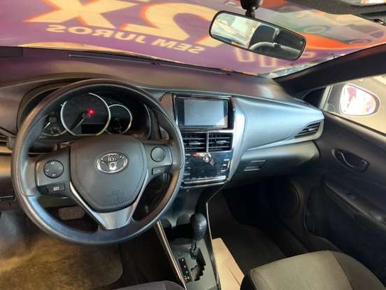 TOYOTA-YARIS-2024