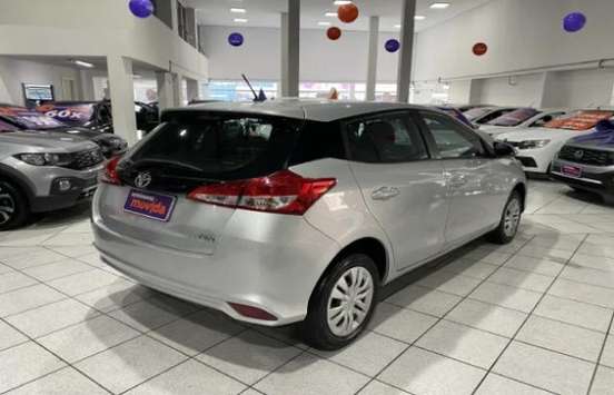 TOYOTA-YARIS-2024