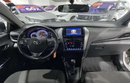 TOYOTA-YARIS-2024