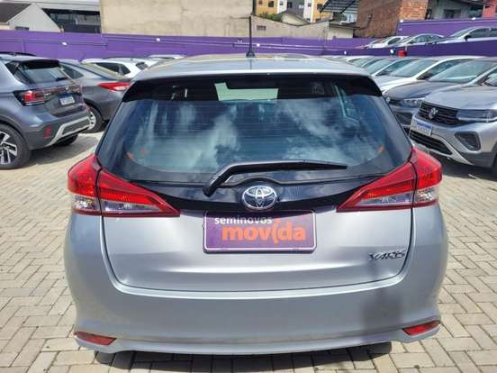 TOYOTA-YARIS-2024