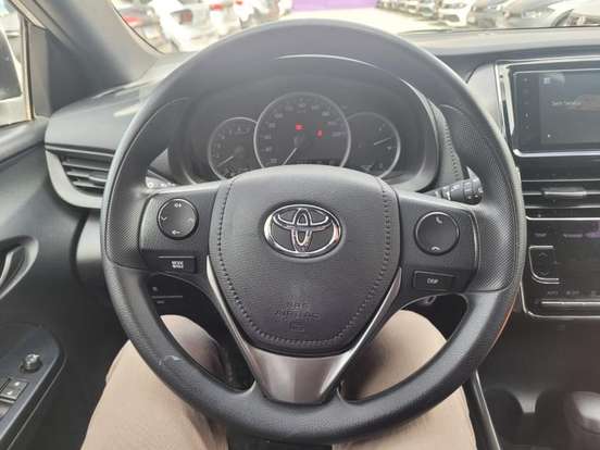 TOYOTA-YARIS-2024
