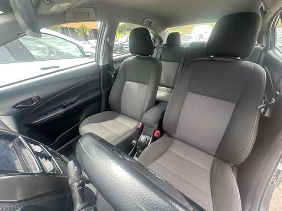 TOYOTA-YARIS-2024