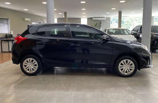 TOYOTA-YARIS-2024