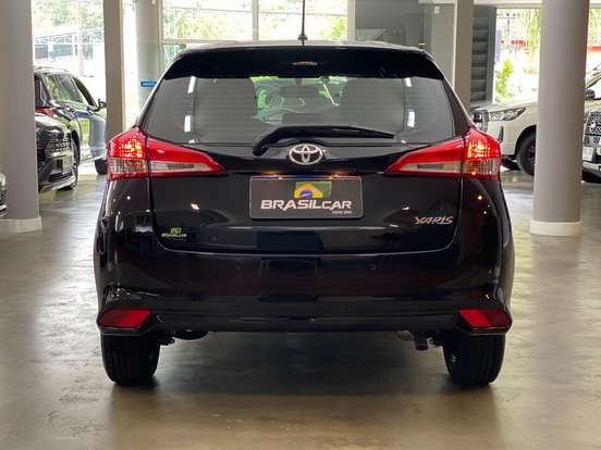 TOYOTA-YARIS-2024