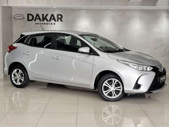 TOYOTA-YARIS-2022