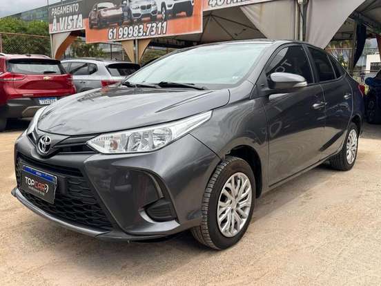 TOYOTA-YARIS-2023