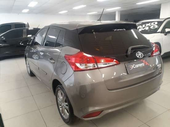 TOYOTA-YARIS-2020